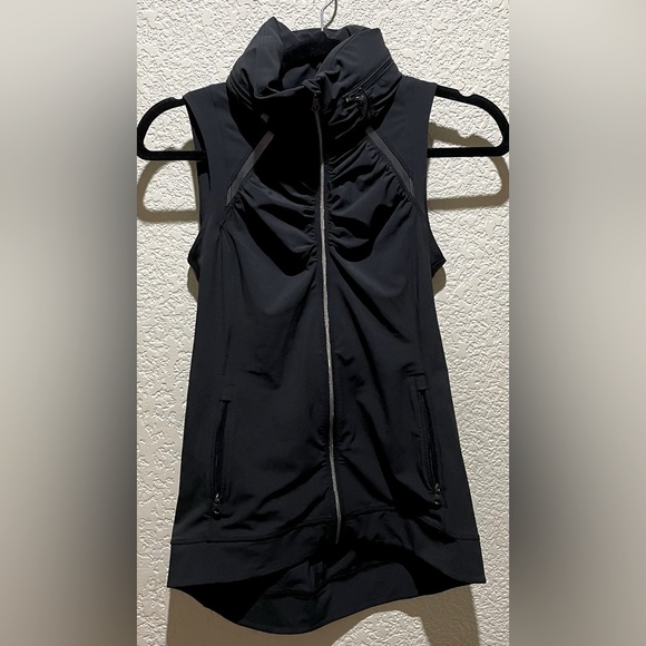 Lululemon Go The Distance Running Vest Hoodie Black Size 2 lightweight - Picture 10 of 15